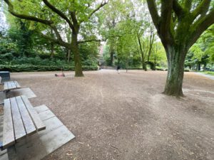 Boulefläche Lattenkamp, Bebelallee